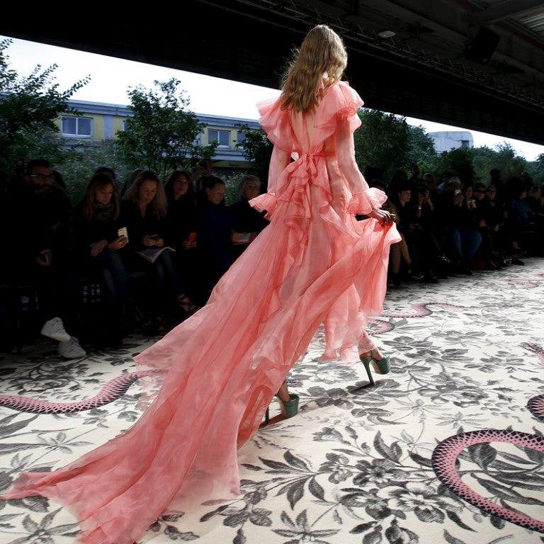 gucci ss 2016 pink silk ruffle dress