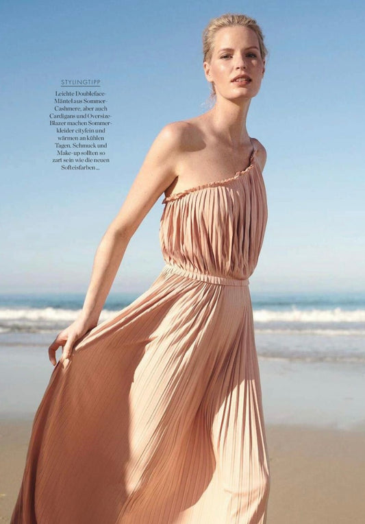 christian dior ss 2019 blush pink pleated dress