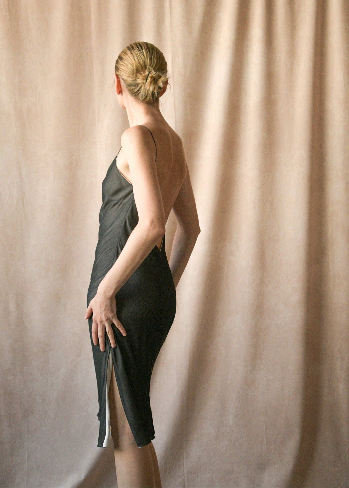 richard tyler couture fw 1997 black silk open back slip dress