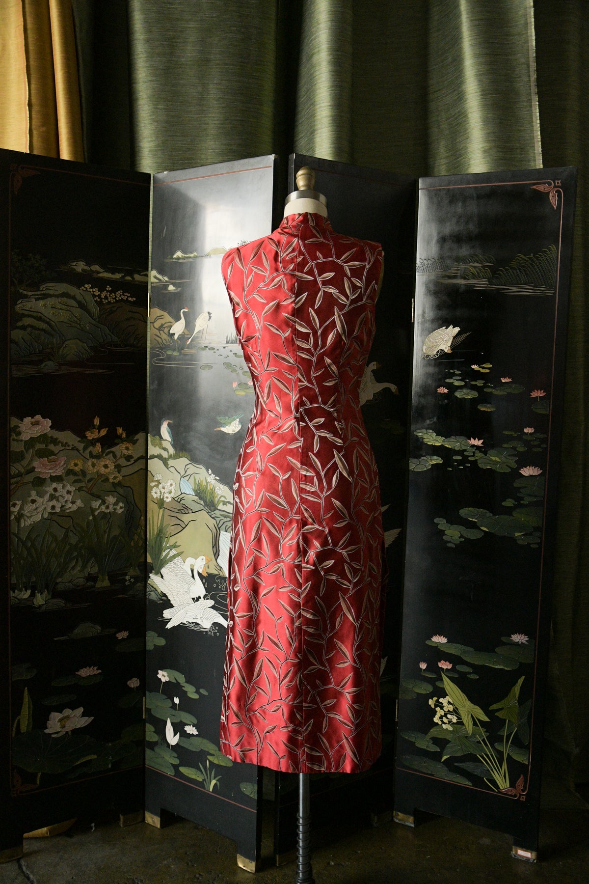 prada spring 1997 red silk vine chinoiserie dress