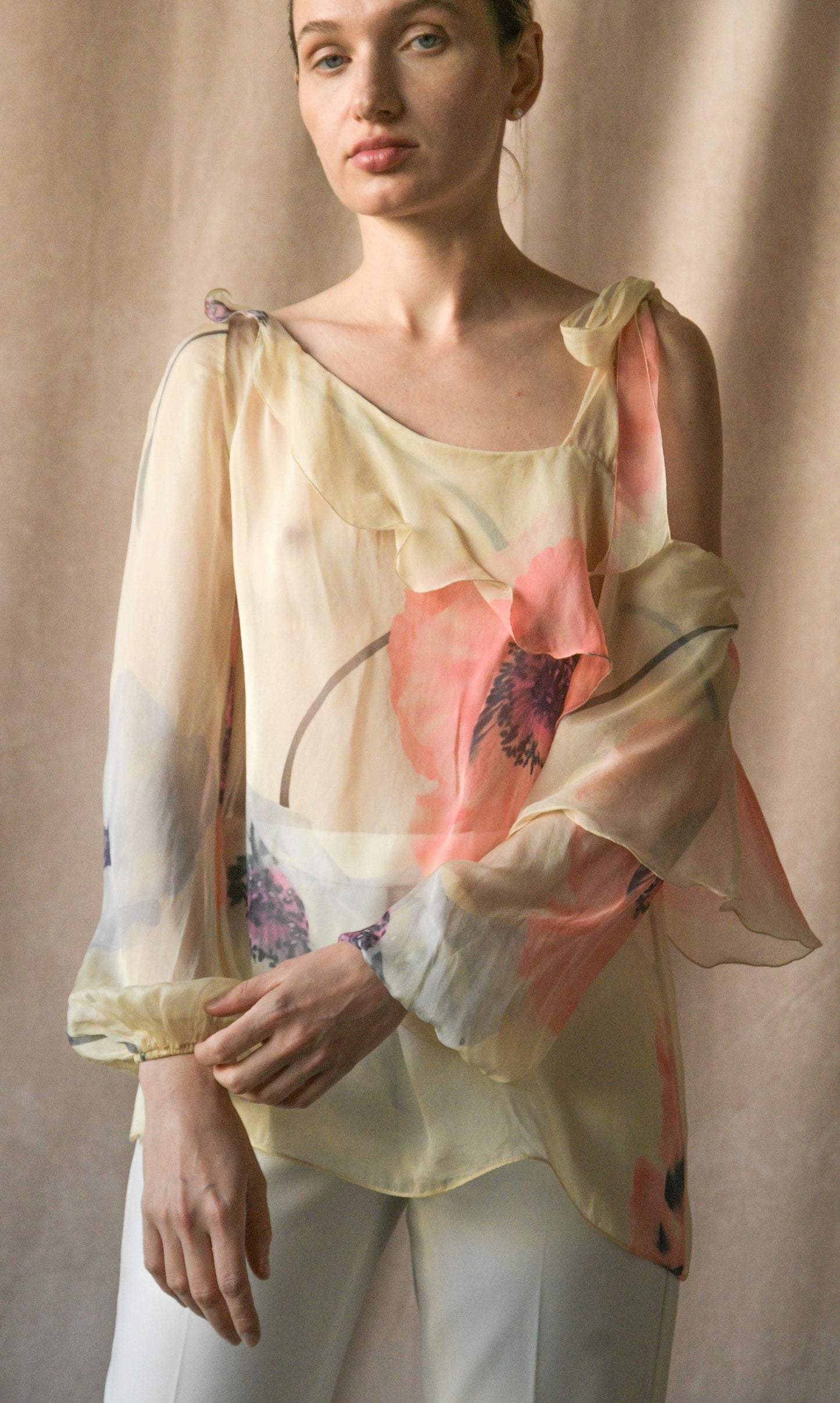 emanuel ungaro by giambattista valli spring 2002 silk floral blouse